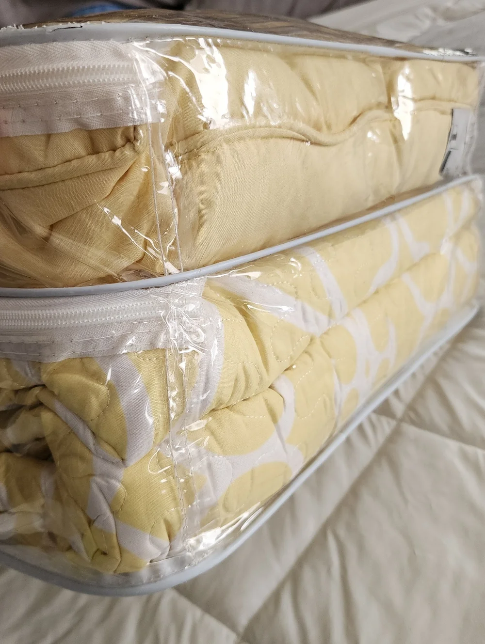 4 Pc Queen Yellow Swirl Quilt Set - Bright Yellow Bedspread, New With Tags